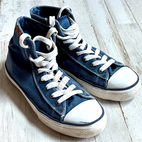 Kids Levi’s High Top Sneakers Size 4.5 - Picture 1 of 11